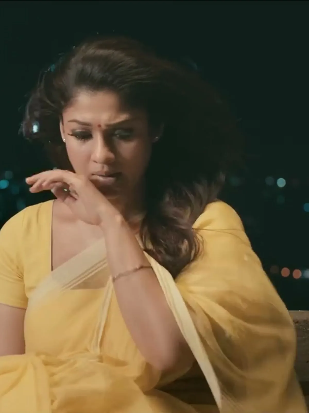 The Imaye Imaye yellow saree — Nayanthara