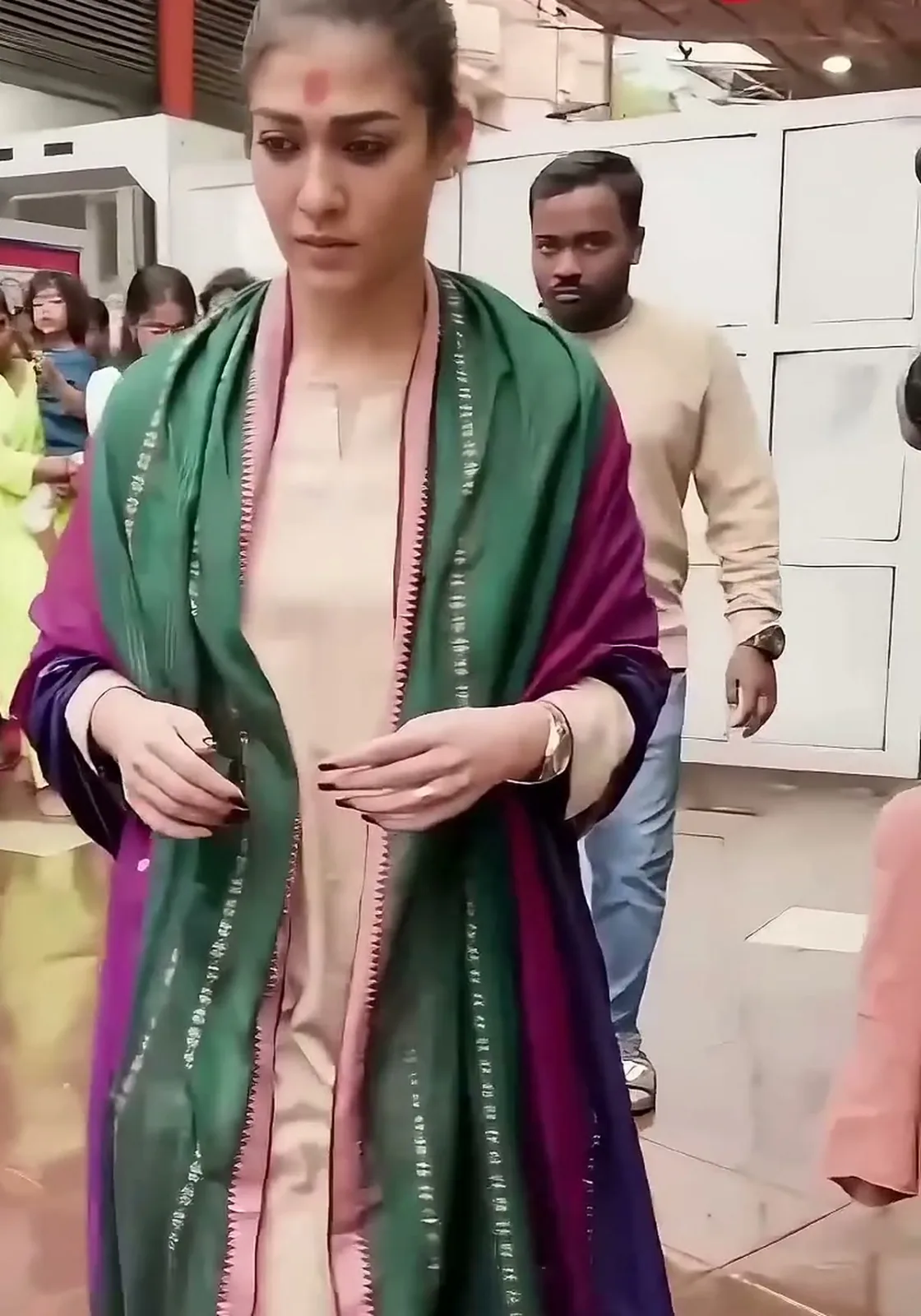 The ivory Narayanpet kurta set — Nayanthara