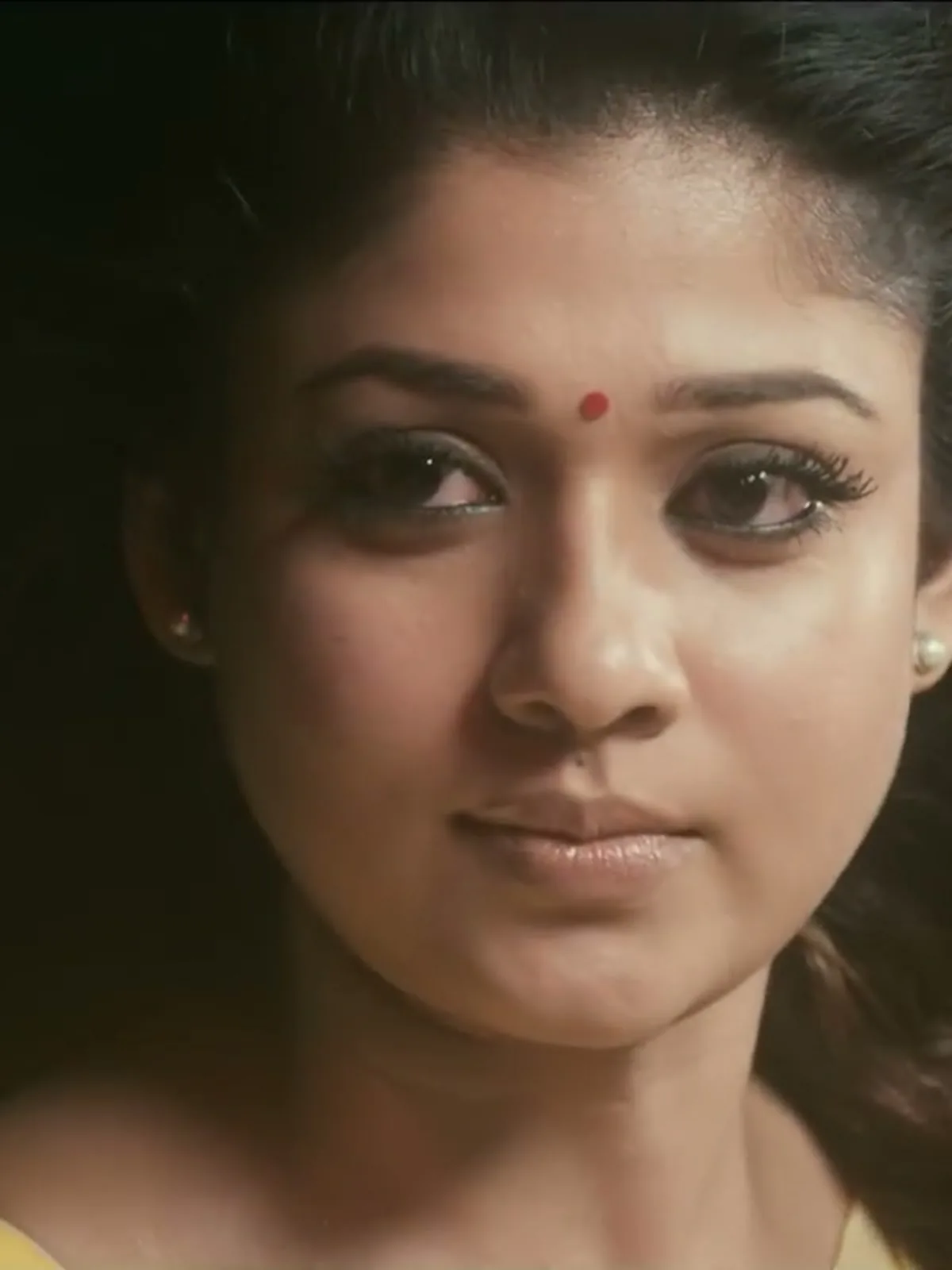 Nayanthara — The one shot where the fabric catches the city light from behind