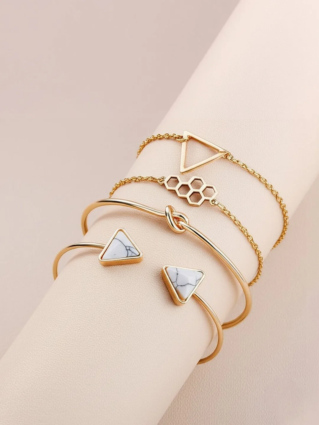 DressBerry Thin gold-plated bracelet set