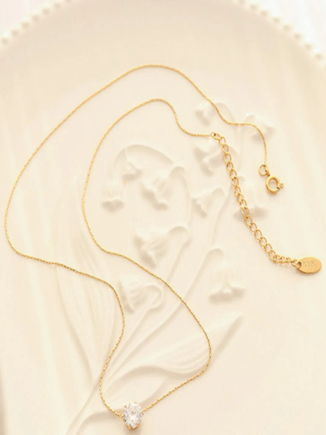 AQUASTREET Fine gold-toned chain with a single small pendant