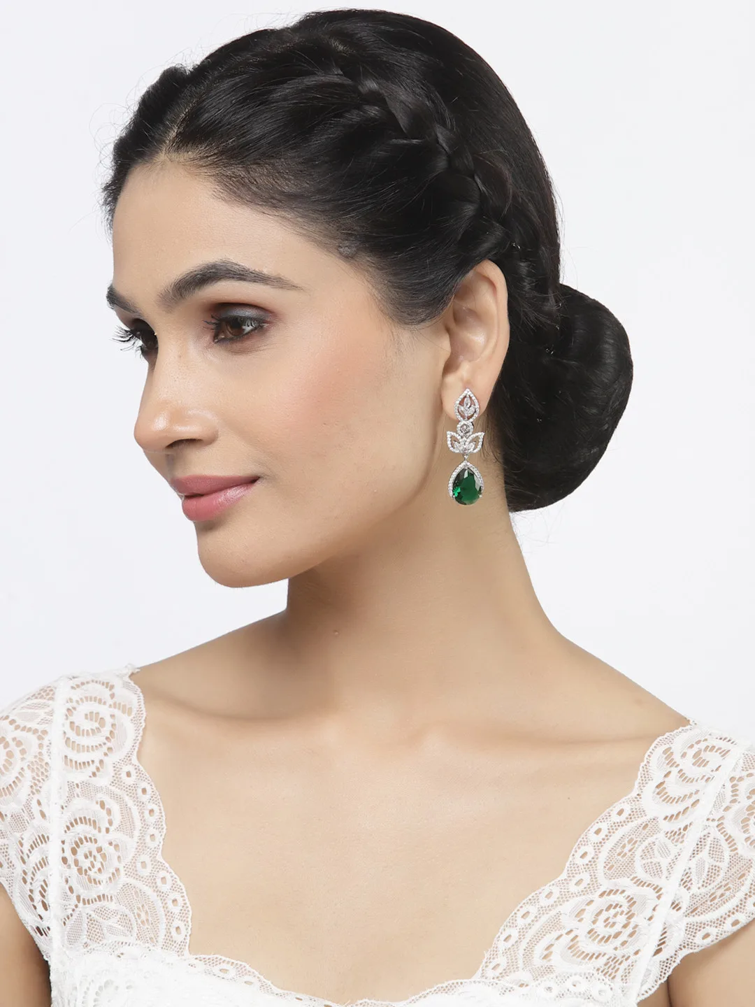 ZENEME Silver-toned emerald-green drop earrings