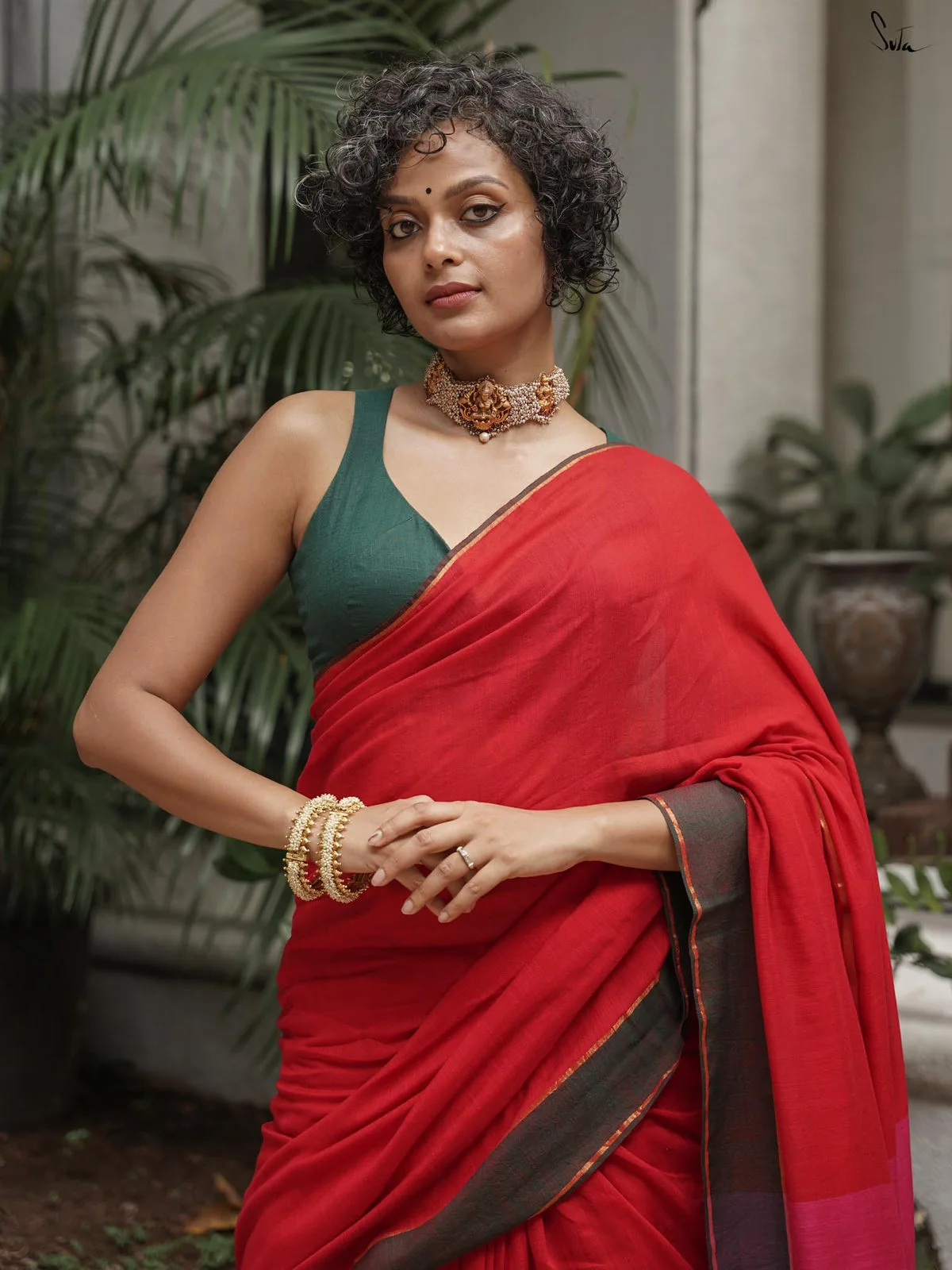 Suta Red cotton saree with an olive border — "Aatish-E-Gul"