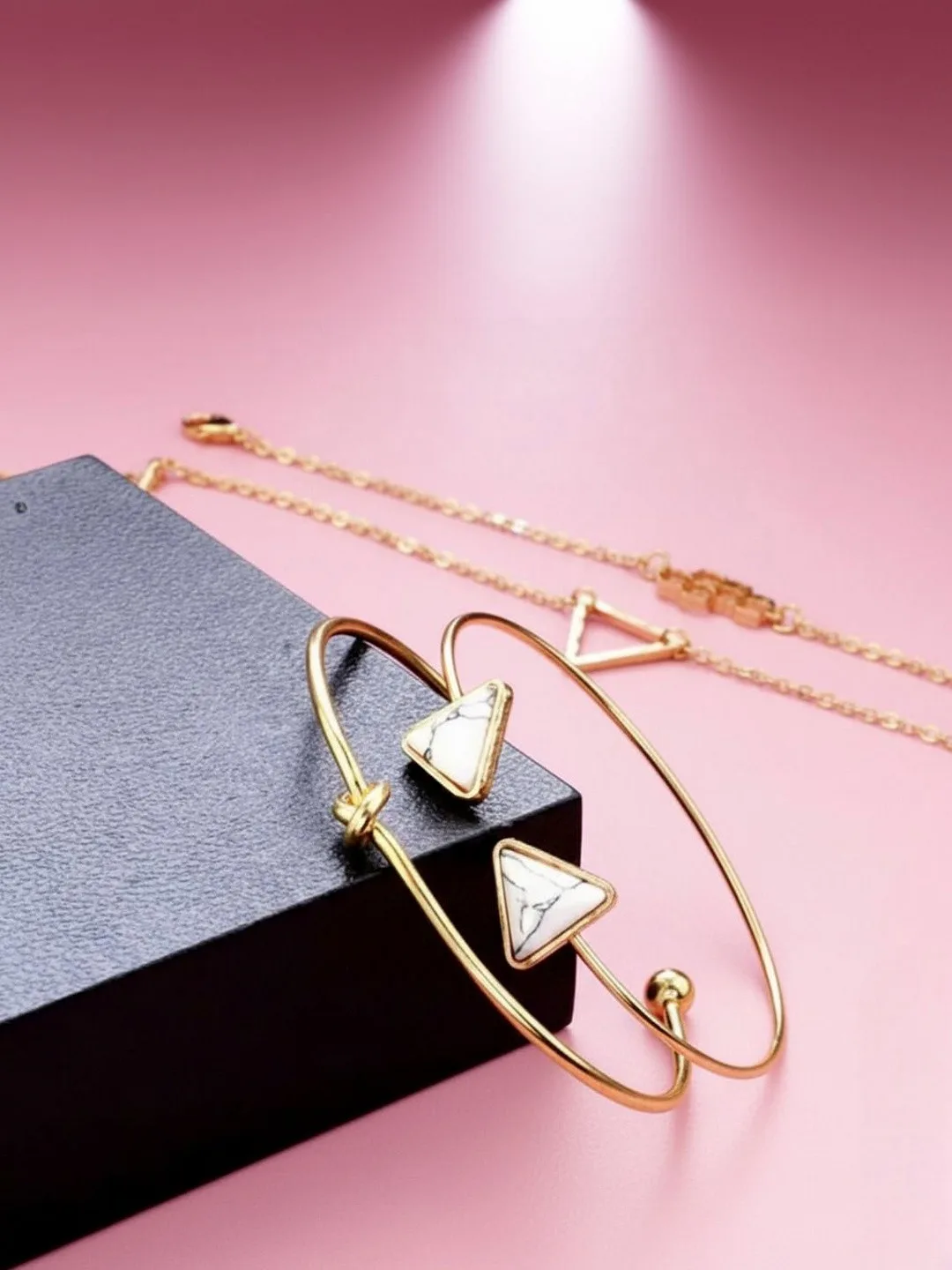 DressBerry Thin gold-plated bracelet set
