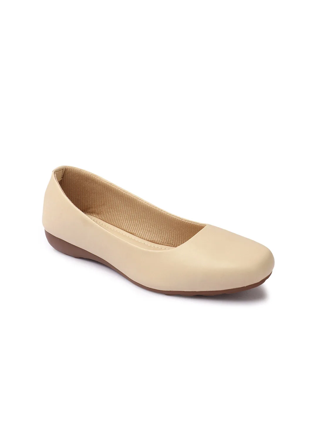 DressBerry Cream round-toe ballet flats