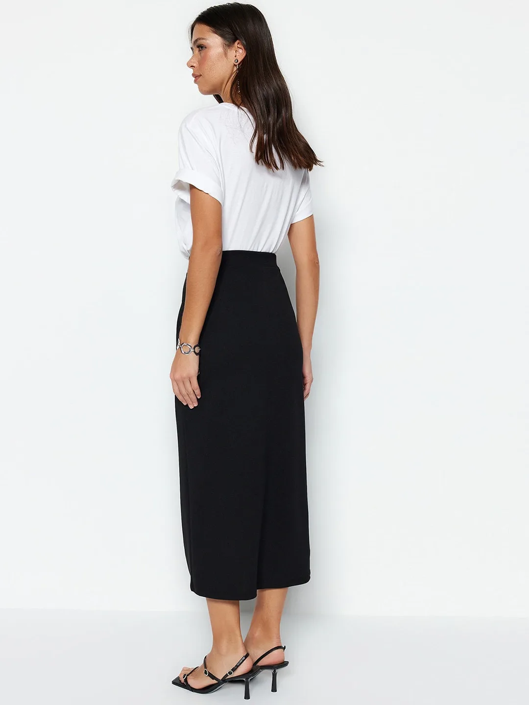 Trendyol Our pick for the skirt — black straight-cut maxi