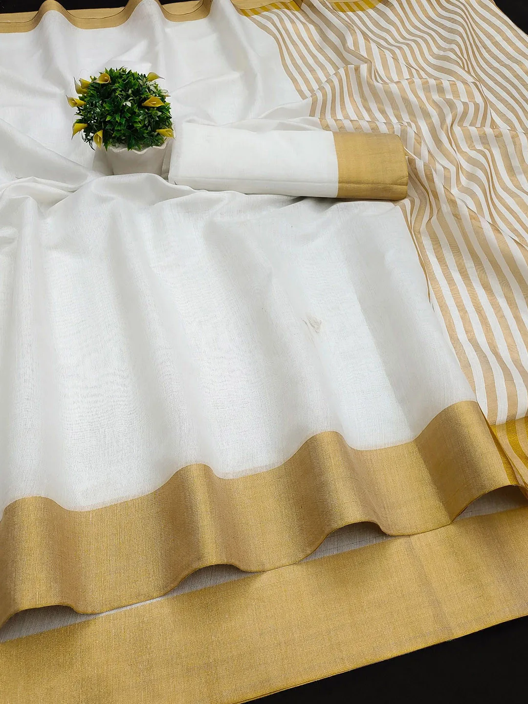 SUPERLAXMI White silk-cotton saree with a gold zari border