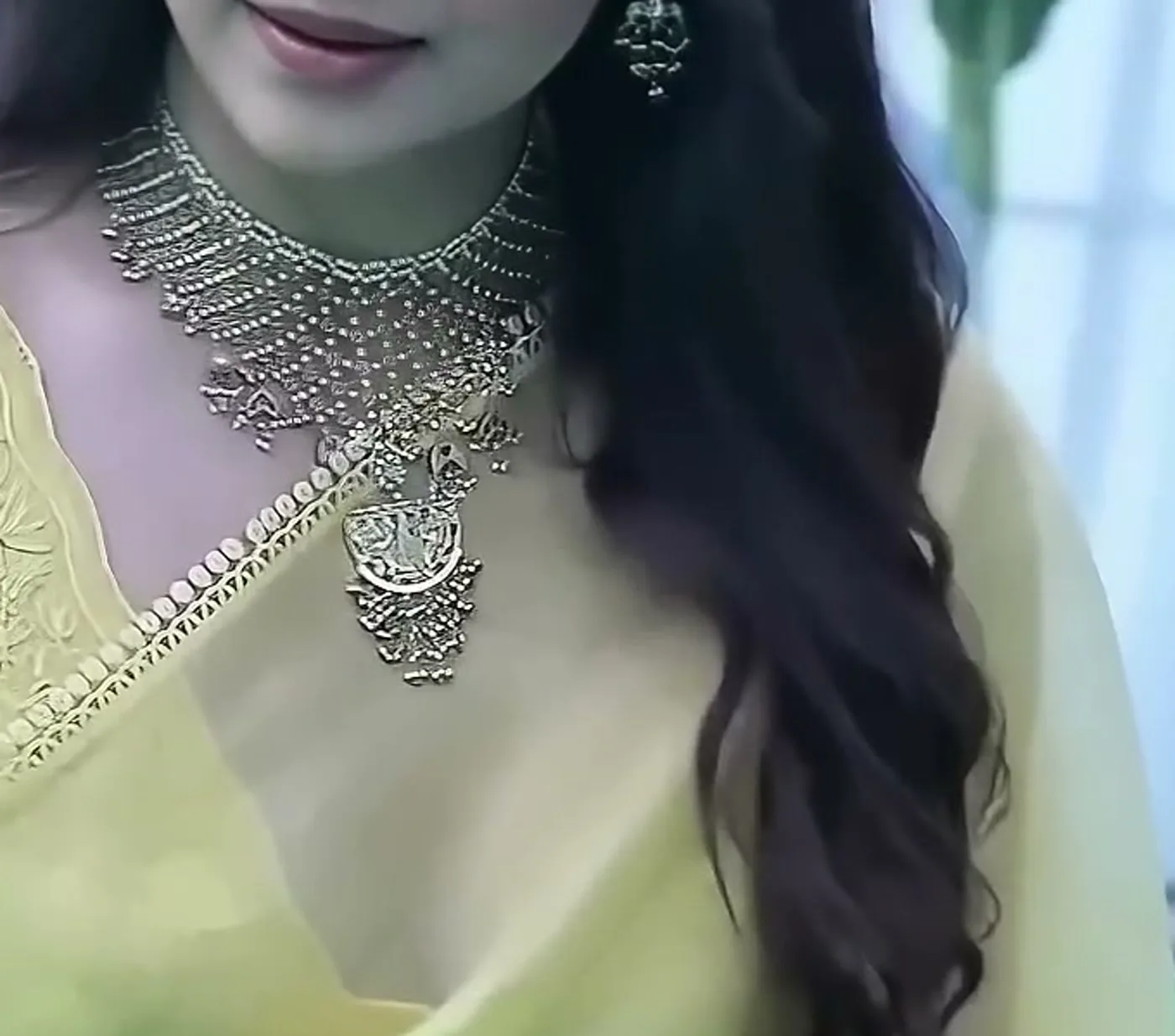 Sheetal Zaveri by Vithaldas Geethanjali collar necklace